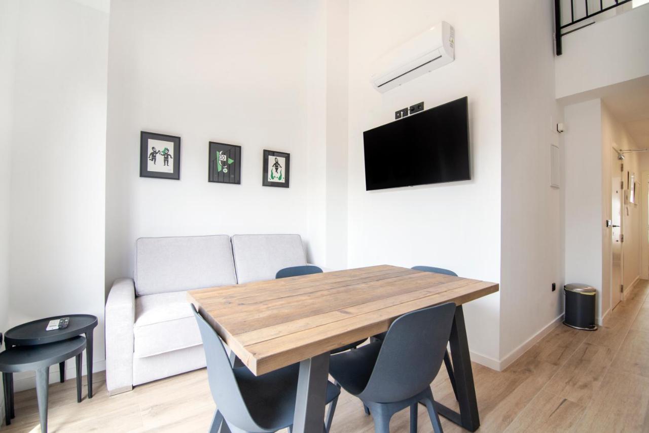 Vlc Host- Eixarchs Apartment Valencia Exterior photo